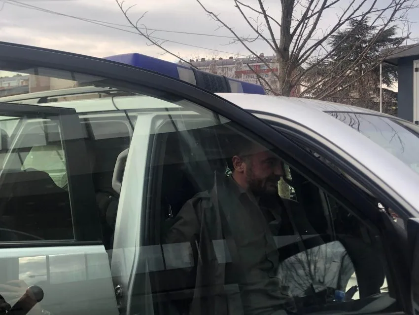 Policia arreston Dardan Molliqajn, Frashër Krasniqin e Nol Nushin