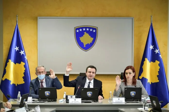 Miratohet në Qeveri paga minimale 250 euro neto