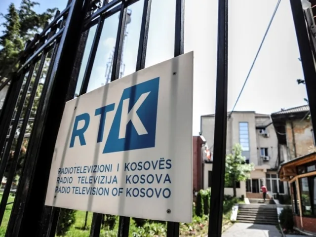 Punëtorët e RTK-së kërkojnë që mediumit publik t’i kthehet buxheti në vlerë 2.2 milionë euro