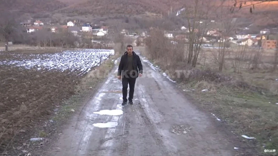 U rrah pa pikë faji nga policia, pastaj konfirmohet nga zyrtarët policor se e ngatërruan personin për vjedhje (Video)