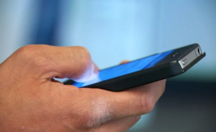 Njësia Nacionale për Siguri Kibernetike paralajmëron qytetarët: Kujdes nga SMS-të që pretendojnë pagesa gjobash në trafik