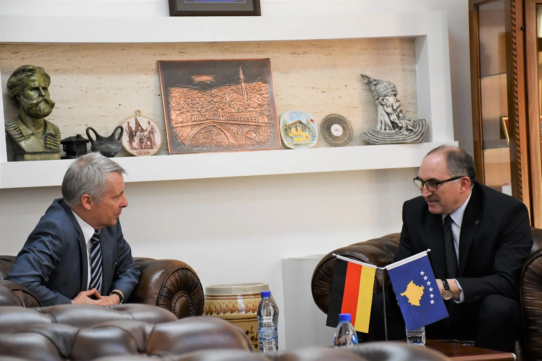Kryetari Totaj priti në vizitë ambasadorin e Gjermanisë, Jörn Rohde