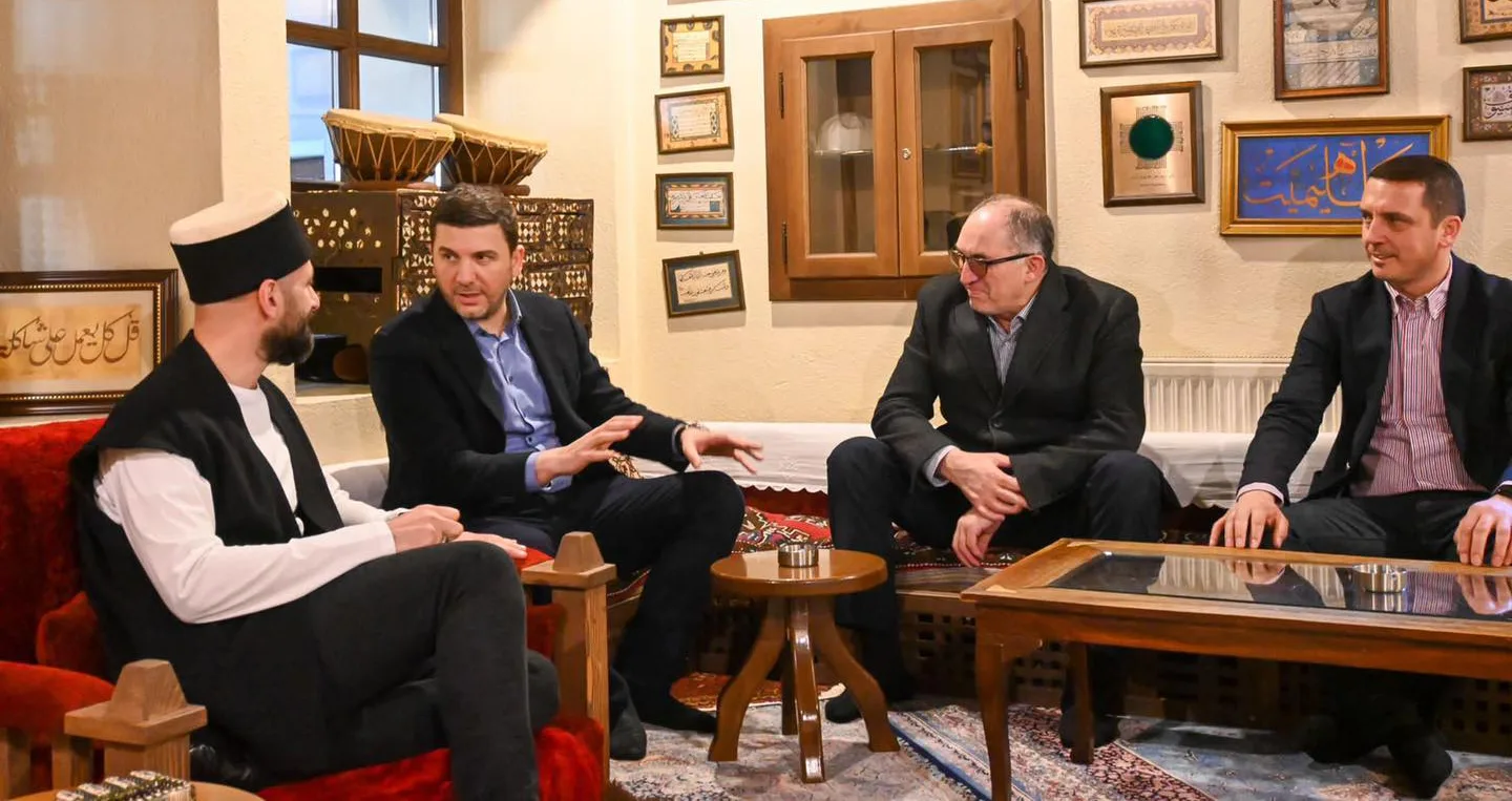Krasniqi, Totaj e Gashi, vizitojnë Teqetë në Prizren dhe urojnë festën e Sulltan Nevruzit