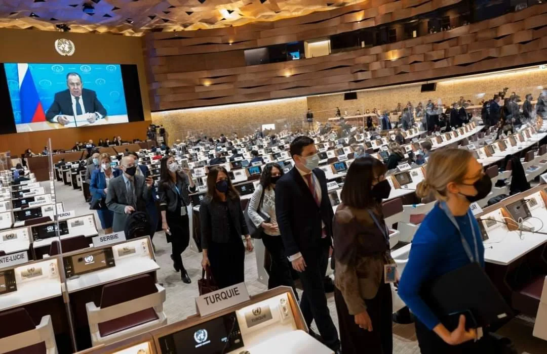Diplomatët largohen nga salla teksa ministri rus fillon të flasë në konferencën e OKB-së