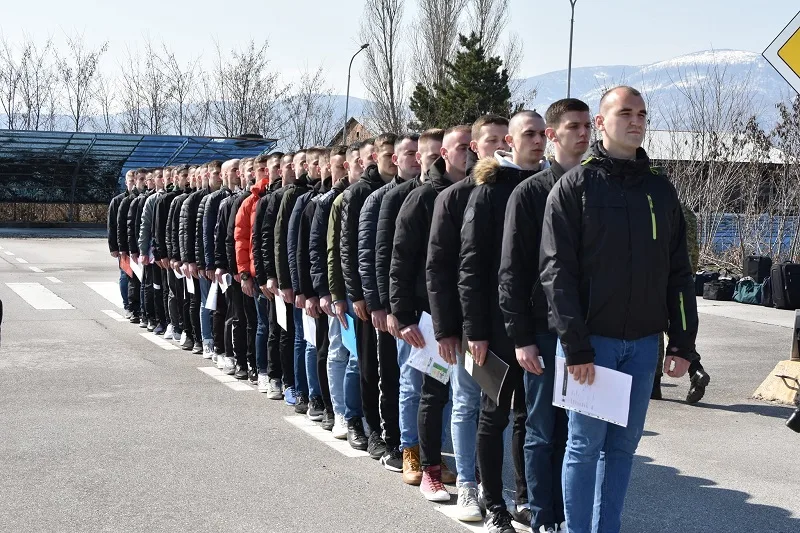 Rekrutët e rinj të FSK-së fillojnë stërvitjen nëntë javore