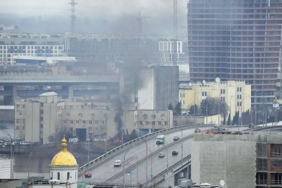 Shpërthime në Kiev, dëgjohet sirena e sulmit ajror