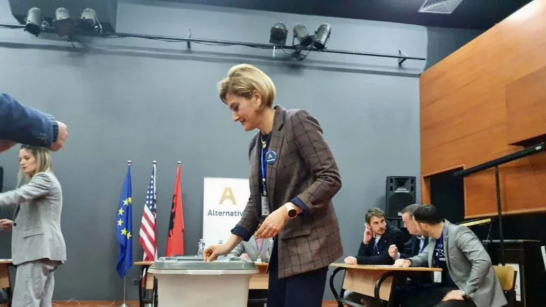 Mimoza Kusari Lila rizgjedhet kryetare e Alternativës