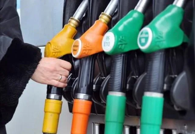 Çmimi i naftës në Shqipëri shkon mbi 2.3 euro për litër