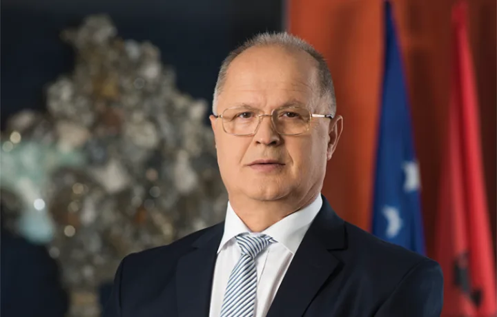 Kelmendi: Paga e kryeministrit do të duhej të ishte 5 mijë euro, paga minimale 700 euro
