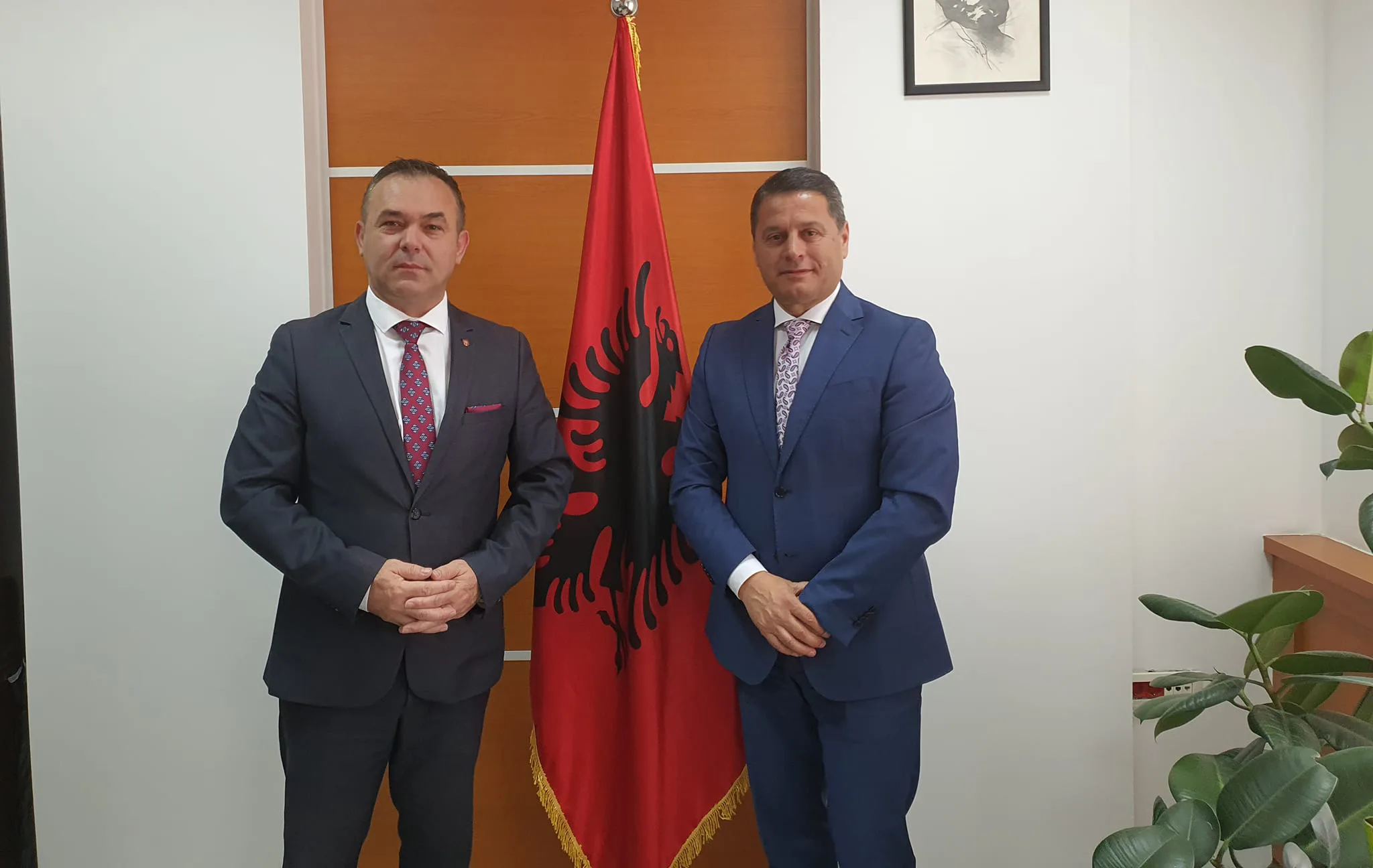 Kryetari i Lezhës viziton Rexhep Selimin në Hagë