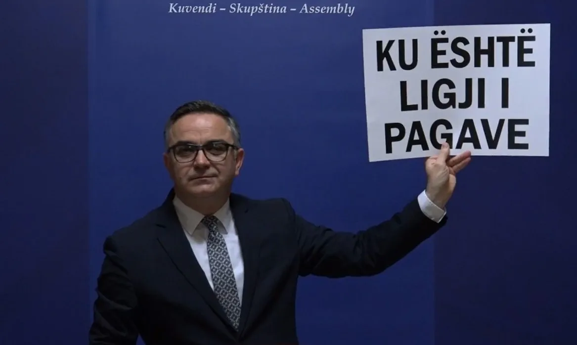 Tahiri përmend Ligjin e pagave, pagën minimale dhe tërheqjen nga Trusti, kërkon reagim nga Qeveria