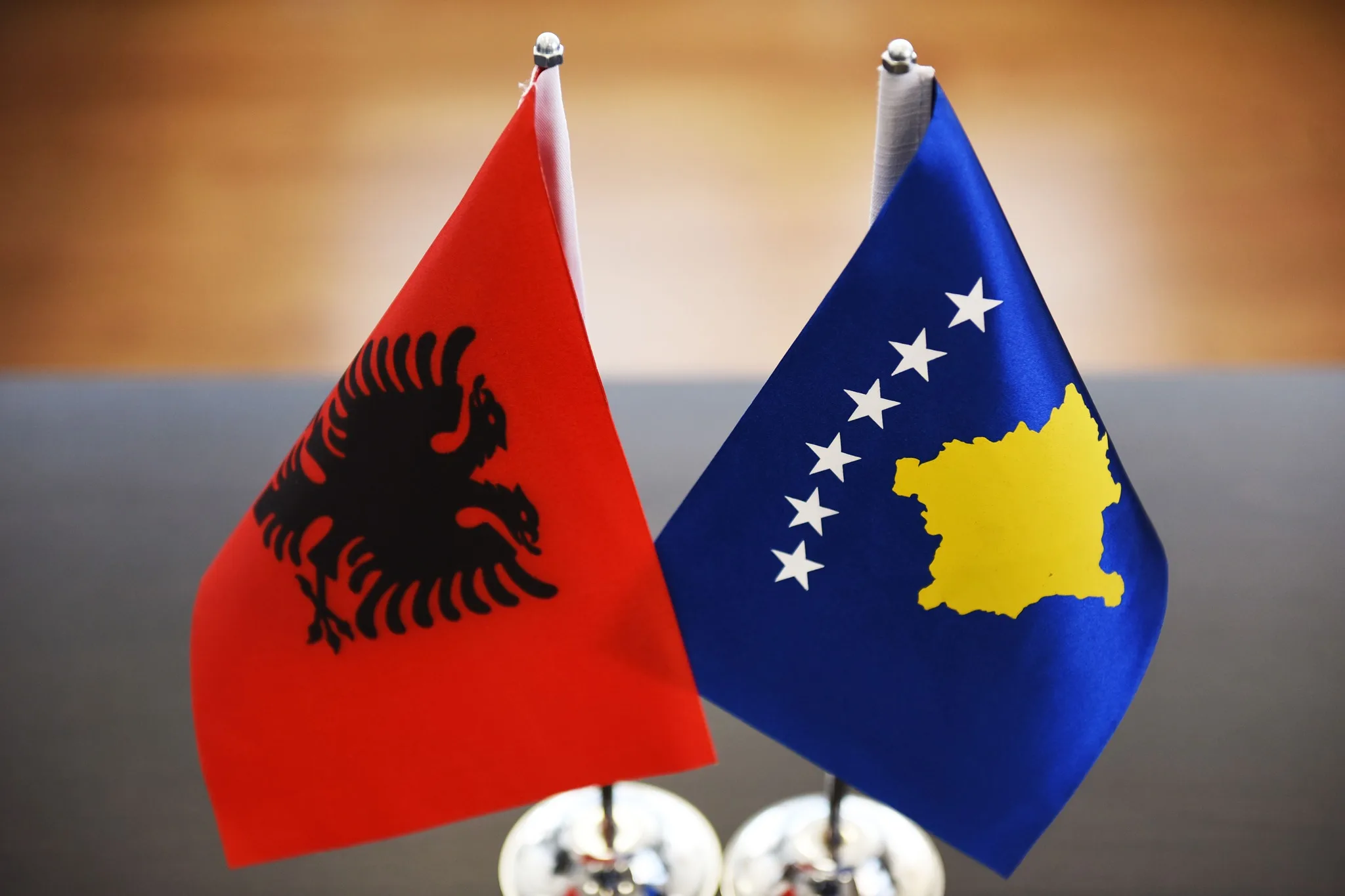 Shqipëria dënon sulmet ndaj policisë në veri të Kosovës