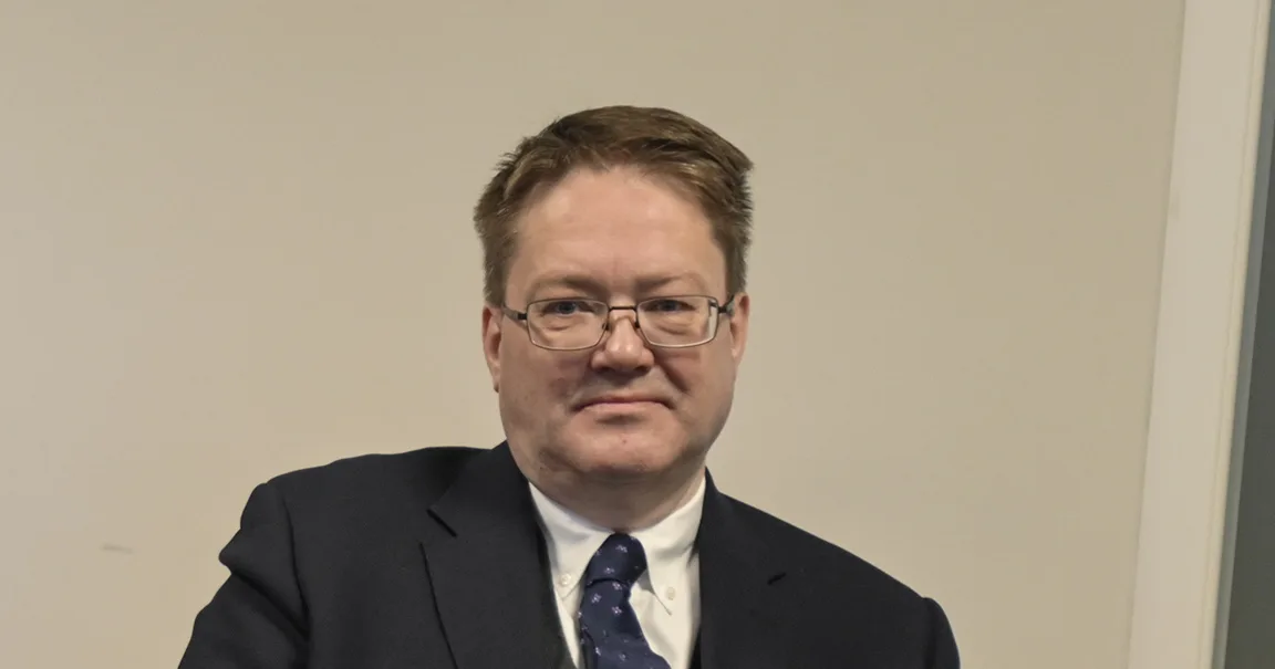 Abott thotë se djegia e veturave që kanë kthyer targat në RKS është vepër kriminale