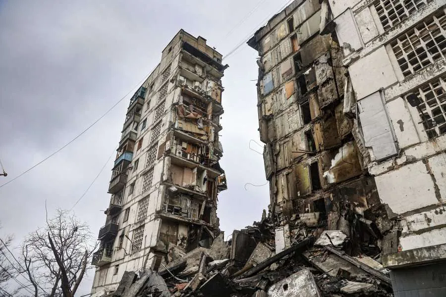 Njeriu më i pasur i Ukrainës zotohet se do ta rindërtojë Mariupolin