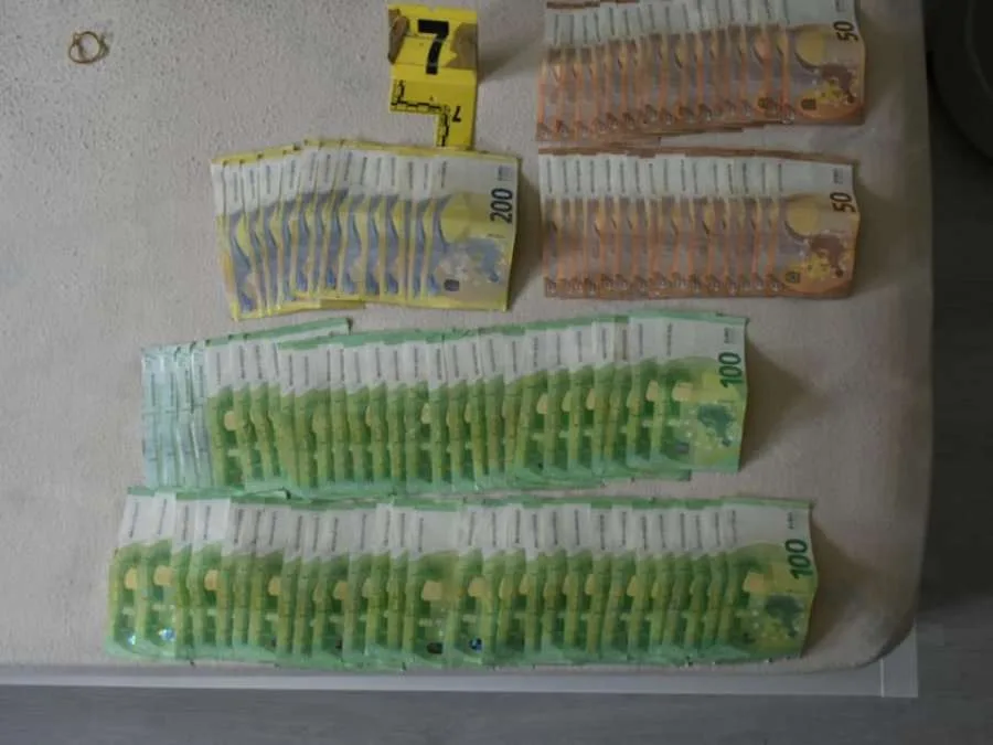 Operacion antidrogë në Pejë e Prishtinë, sekuestrohen para e kokainë