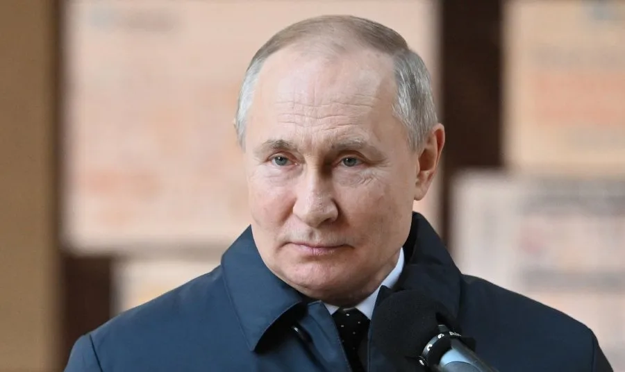 Gjykata e Hagës lëshon urdhër-arrrest për Putinin
