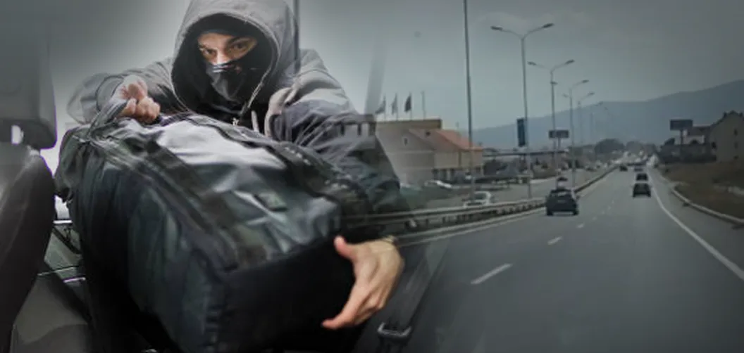 Defekti në rrugë i detyroi të ndalen, hajnat ua vjedhin mijëra euro mërgimtarëve nga Zvicra