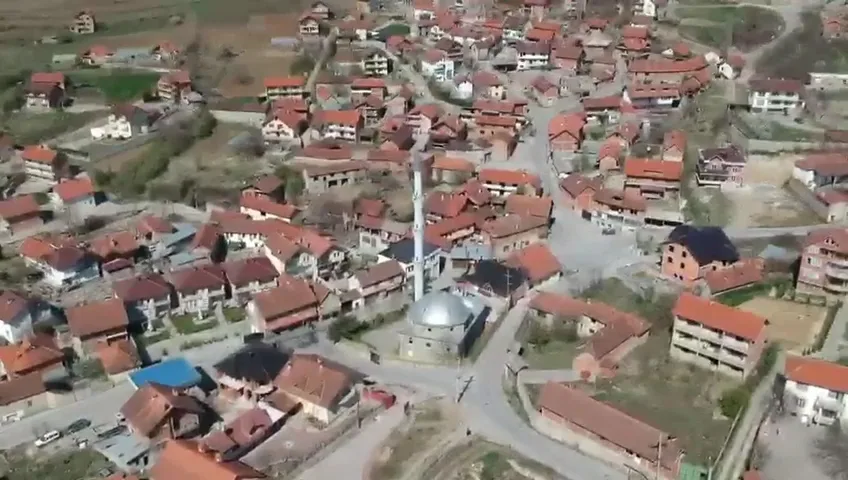 Përleshje mes nxënësve të shkollës fillore në Samadrexhë të Suharekës