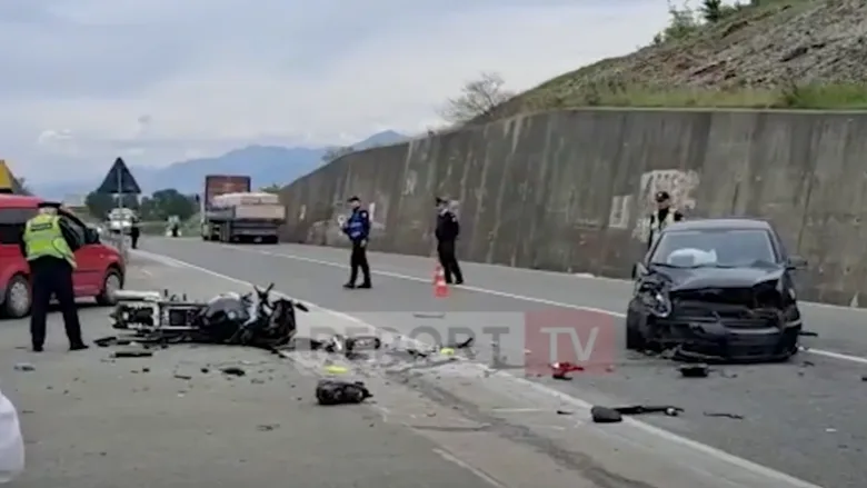 Dy turistë polakë humbin jetën në një aksident në Shkodër, po udhëtonin me motor