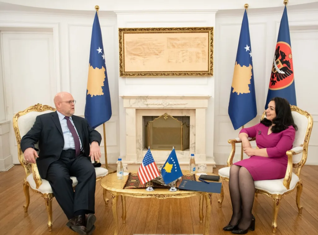 Ambasadorët e QUINT-it i shkojnë në zyre presidentes Osmani