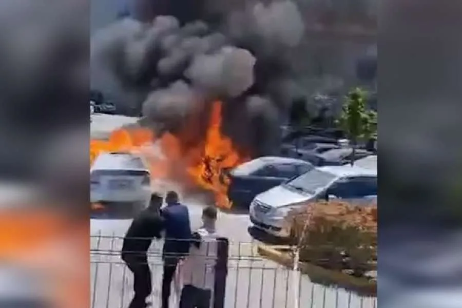 Digjen 8 vetura në Veternik në Prishtinë