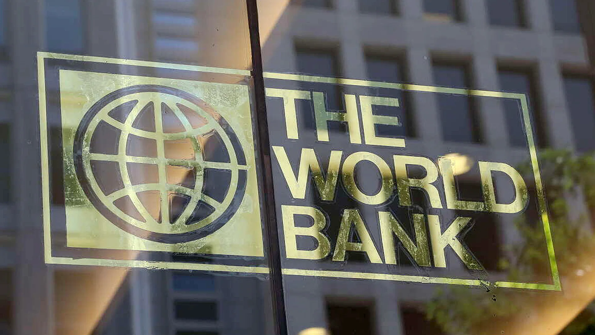 Banka Botërore paralajmëron ngadalësim të rritjes së GDP-së, shkak mungesa e investimeve