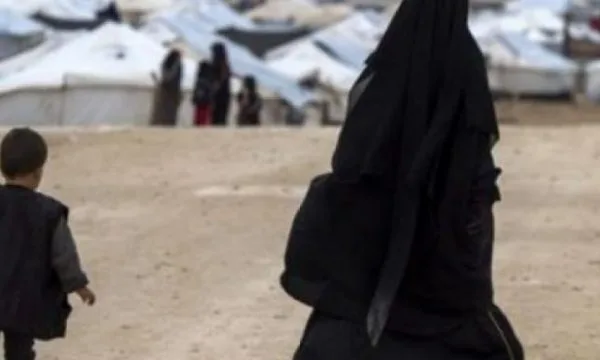 13 shtetas shqiptarë nxirren nga kampi i ISIS në Siri