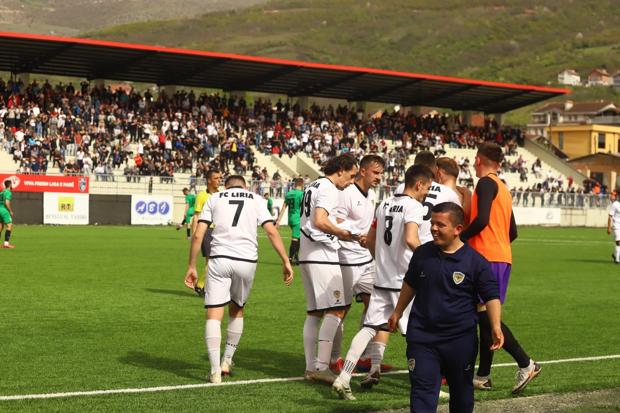 Ftohen qytetarët e Prizrenit që masovikisht ta përkrahin FC Lirinë në ndeshjen e barazhit