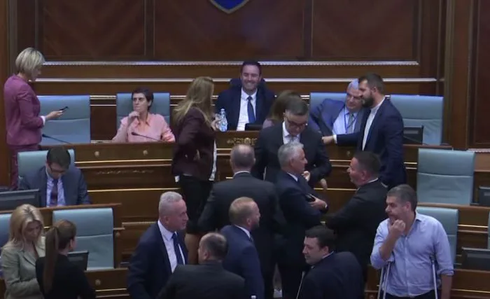 Pushteti e opozita nuk gjejnë kompromis, ndërpritet seanca