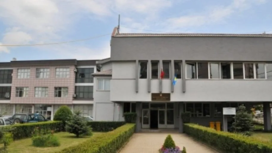 Kanosen dy zyrtarë të Komunës së Malishevës