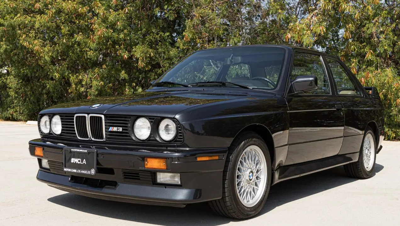 Kjo BMW M3 e vitit 1990 është ‘aq e pastër’ sa mund të shitet më shtrenjtë se një e re