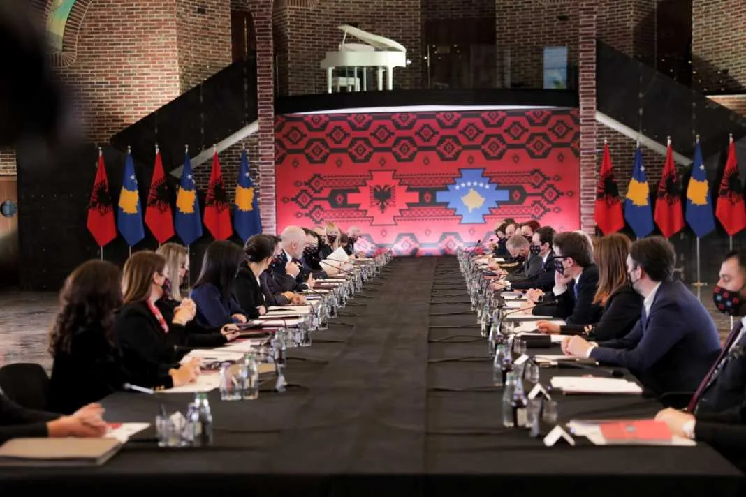 Asnjë hap konkret për unifikimin e kurrikulave Shqipëri-Kosovë