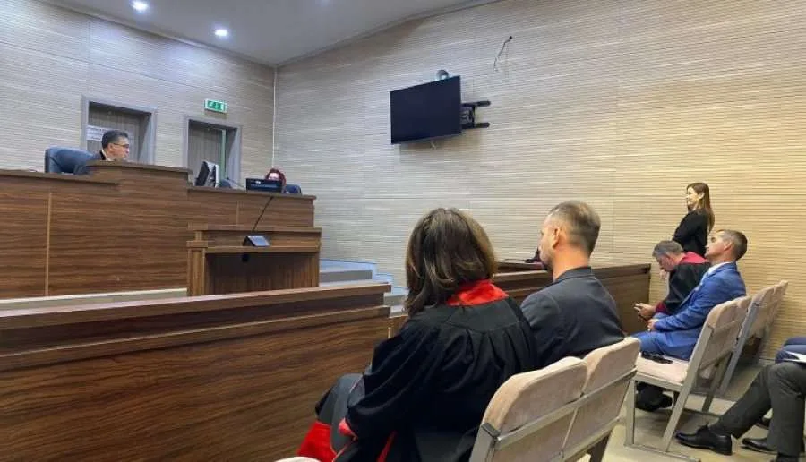 Ish-ministrja Dhurata Hoxha dhe tre të tjerët deklarohen të pafajshëm për korrupsion