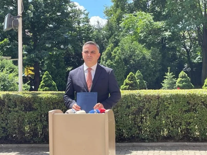 AAK paralajmëron debat parlamentar dhe rezolutë për mosliberalizim të vizave