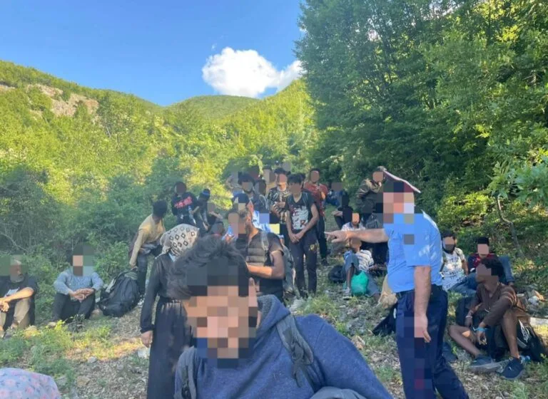 Ndalohet hyrja e 67 shtetasve të huaj në mënyrë ilegale në pikën kufitare të Vërmicës