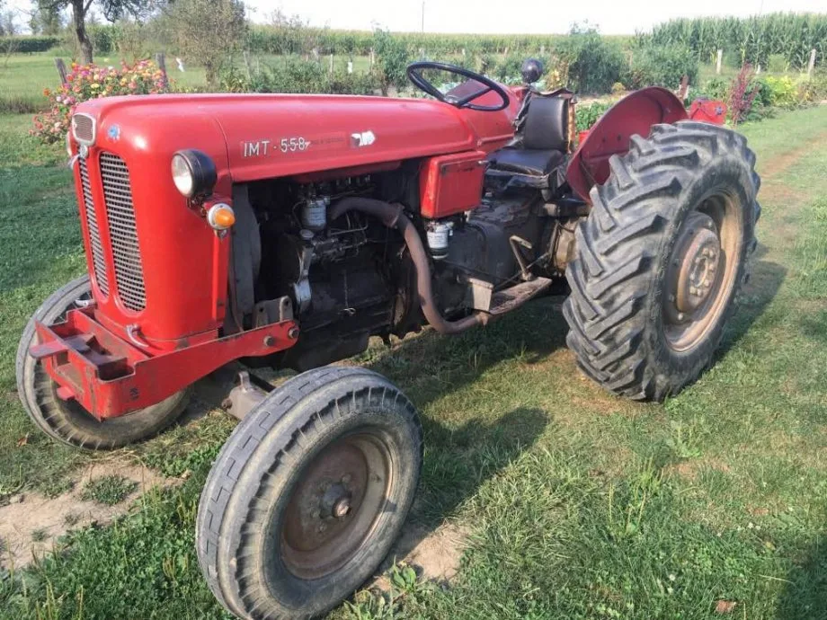 Bie nga traktori, një person lëndohet rëndë në Malishevë