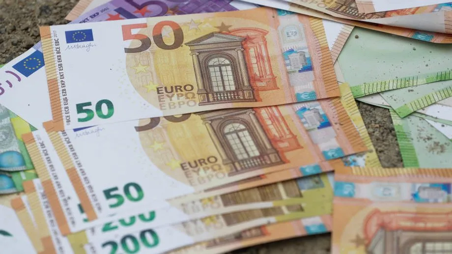Policia serbe kapë afër 1 milion euro në pikën kufitare të Preshevës