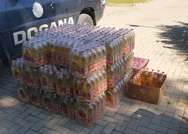 Dogana e Kosovës konfiskon qindra litra vaj me origjinë nga Serbia
