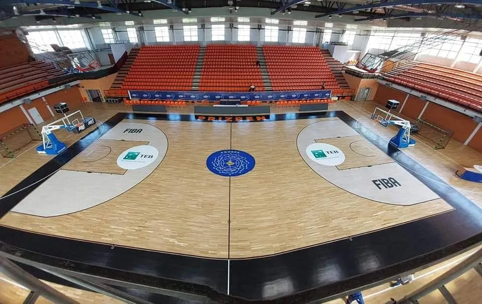 Qendra Sportive “Sezair Surroi” bëhet gati për ditën e nesërme për kampionatin Evropian në basketboll ” “FIBA 2022”