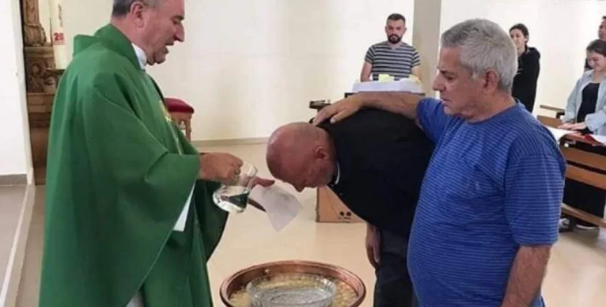 Drenicasi e ndërron fenë, nga mysliman bëhet katolik