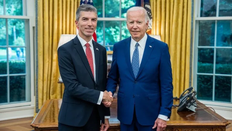 Ambasadori i Kosovës në SHBA takon presidentin Biden në Shtëpinë e Bardhë