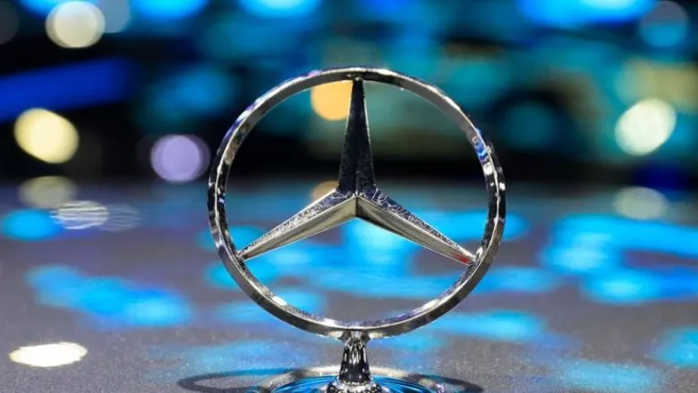 Mercedes përgatit fabrikat për të prodhuar automjete elektrike