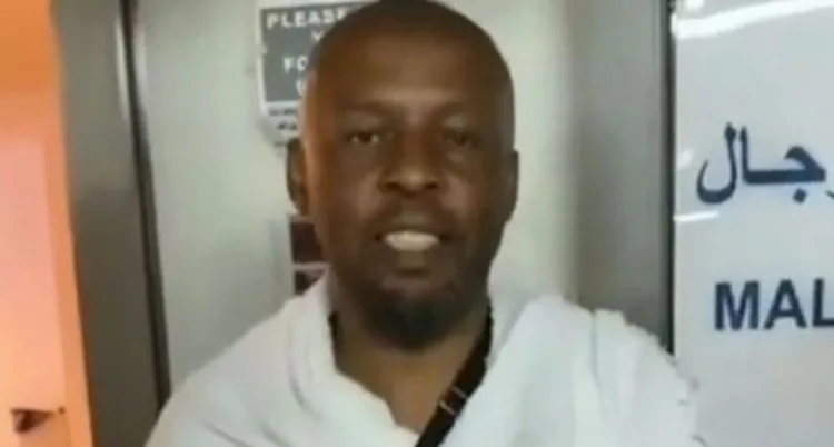 Burri nga Afrika e Jugut mbërrin në Mekë pasi eci 13 mijë kilometra për tre vjet