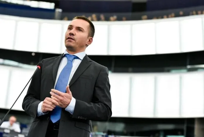 Eurodeputeti bullgar: Serbia me gjendjen aktuale nuk ka vend në BE, është aleati më i madh i Kremlinit