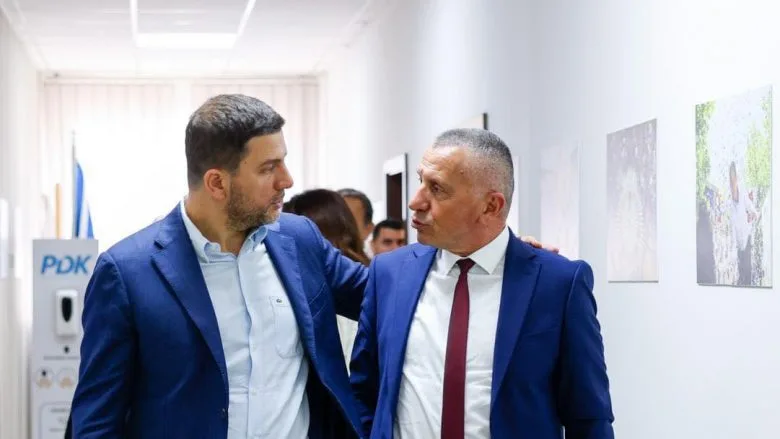 Krasniqi takohet me Kamberin: Zëri i tij do të jehojë guximshëm edhe këtë mandat në Kuvendin e Serbisë