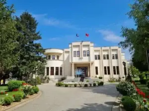 Sot mbahet dëgjimi publik për Buxhetin e Komunës së Prizrenit për vitin 2027