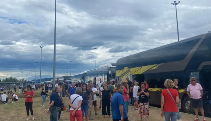 Pritje të gjata në kufirin Kosovë-Serbi, Serbi-Kroaci dhe Kroaci-Slloveni