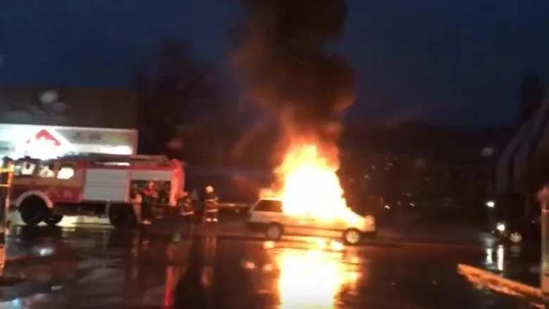 Digjet një veturë në Restelicë të Dragashit