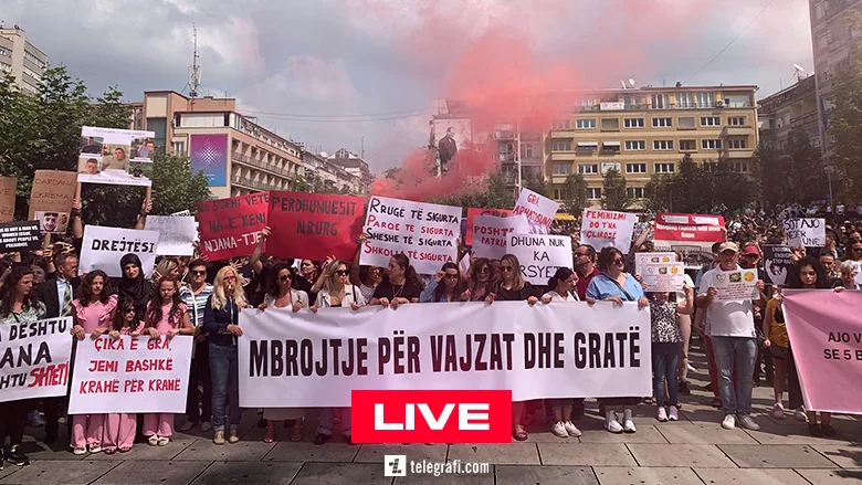 “Viktima nuk ka faj”, “Burgim të përjetshëm” – protestuesit gjuajnë me ngjyrë të kuqe institucionet e drejtësisë