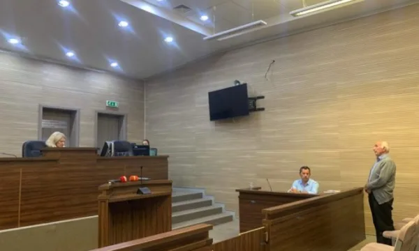 Rexhepit i ndalohet t’i afrohet Jasharajt, refuzohet kërkesa për paraburgim